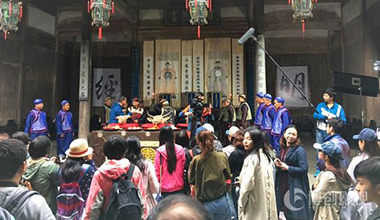 西递胡氏家训专题片现场拍摄中